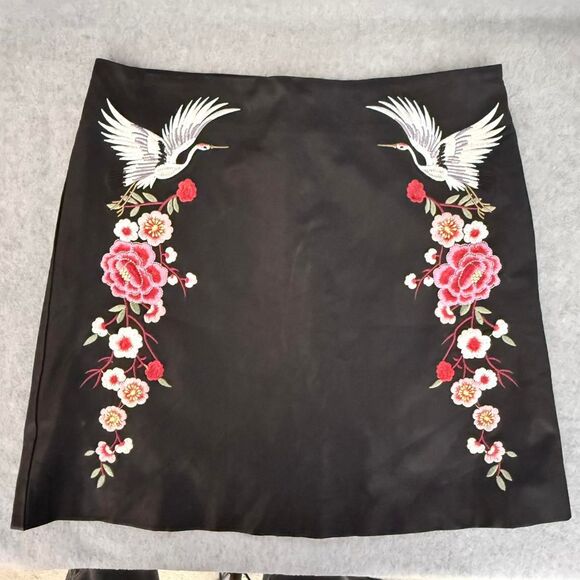 Forever-21 Women's Black and Pink Skirt - Picture 4 of 9